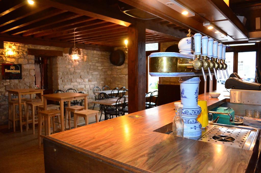 ホテル Auberge Du Lac Marcilly-sur-Tille エクステリア 写真