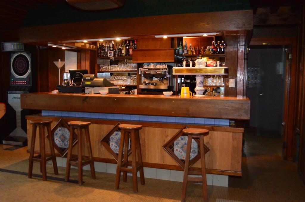 ホテル Auberge Du Lac Marcilly-sur-Tille エクステリア 写真