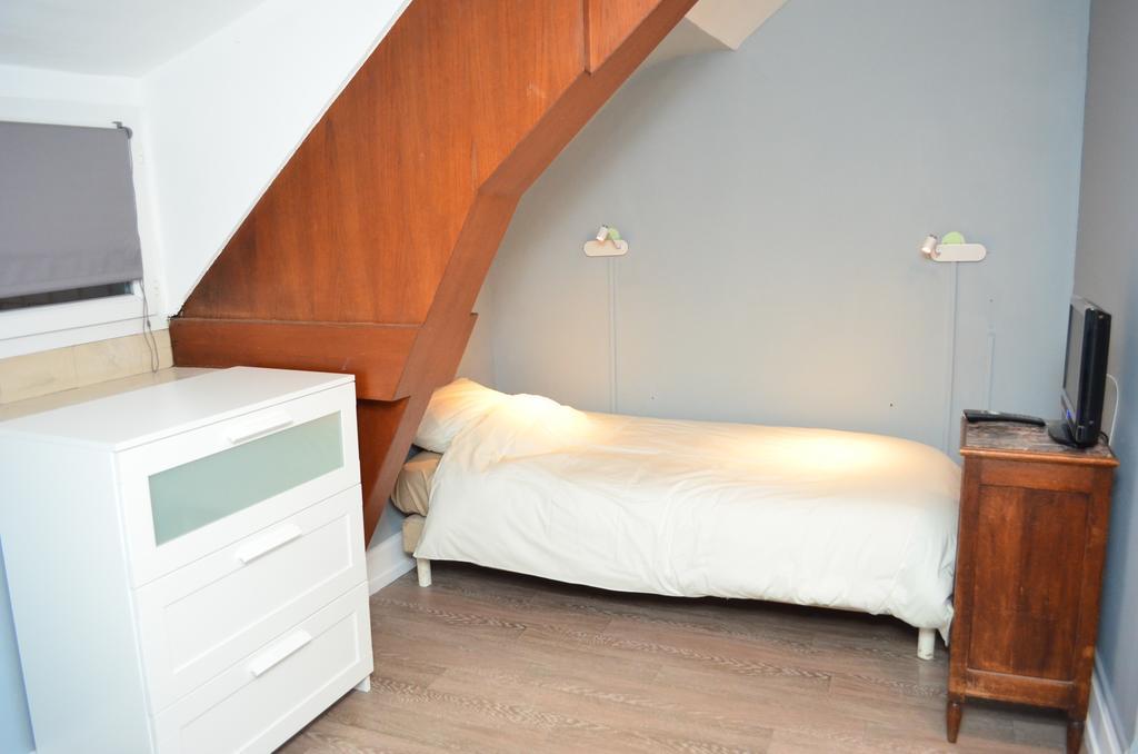 ホテル Auberge Du Lac Marcilly-sur-Tille 部屋 写真